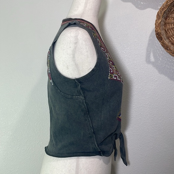 Free People Gray Aztec Embroidery Detail  V-Neck Tie Waist Size Small - Picture 4 of 11